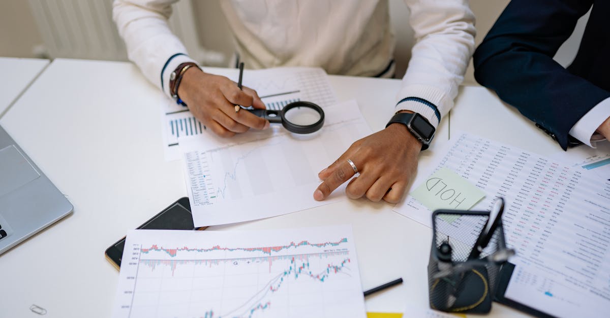 Taux d'intérêt records : Un bouclier contre l'inflation, un frein à la croissance ?